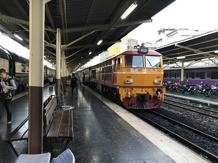 チュンポンからバンコクへの列車、到着