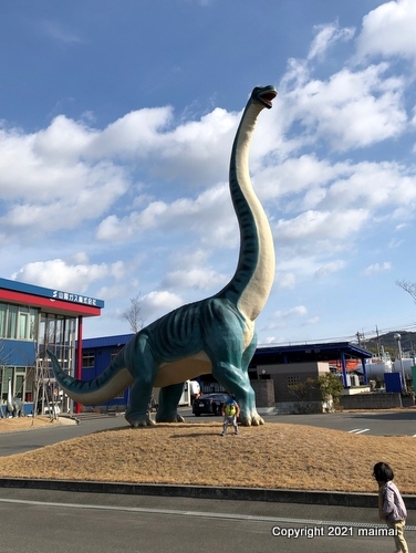 岡山市にある山陽ガス本社には、巨大な恐竜たちがいるらしい