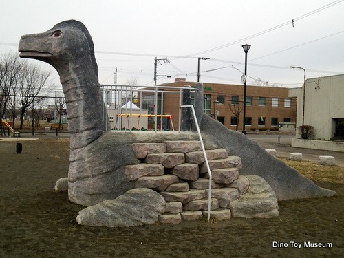 札幌市の株式会社ユーテクスさんの駐車場に職人さんが作った恐竜たちがいる！