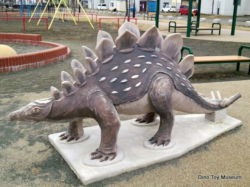 札幌市の株式会社ユーテクスさんの駐車場に職人さんが作った恐竜たちがいる！